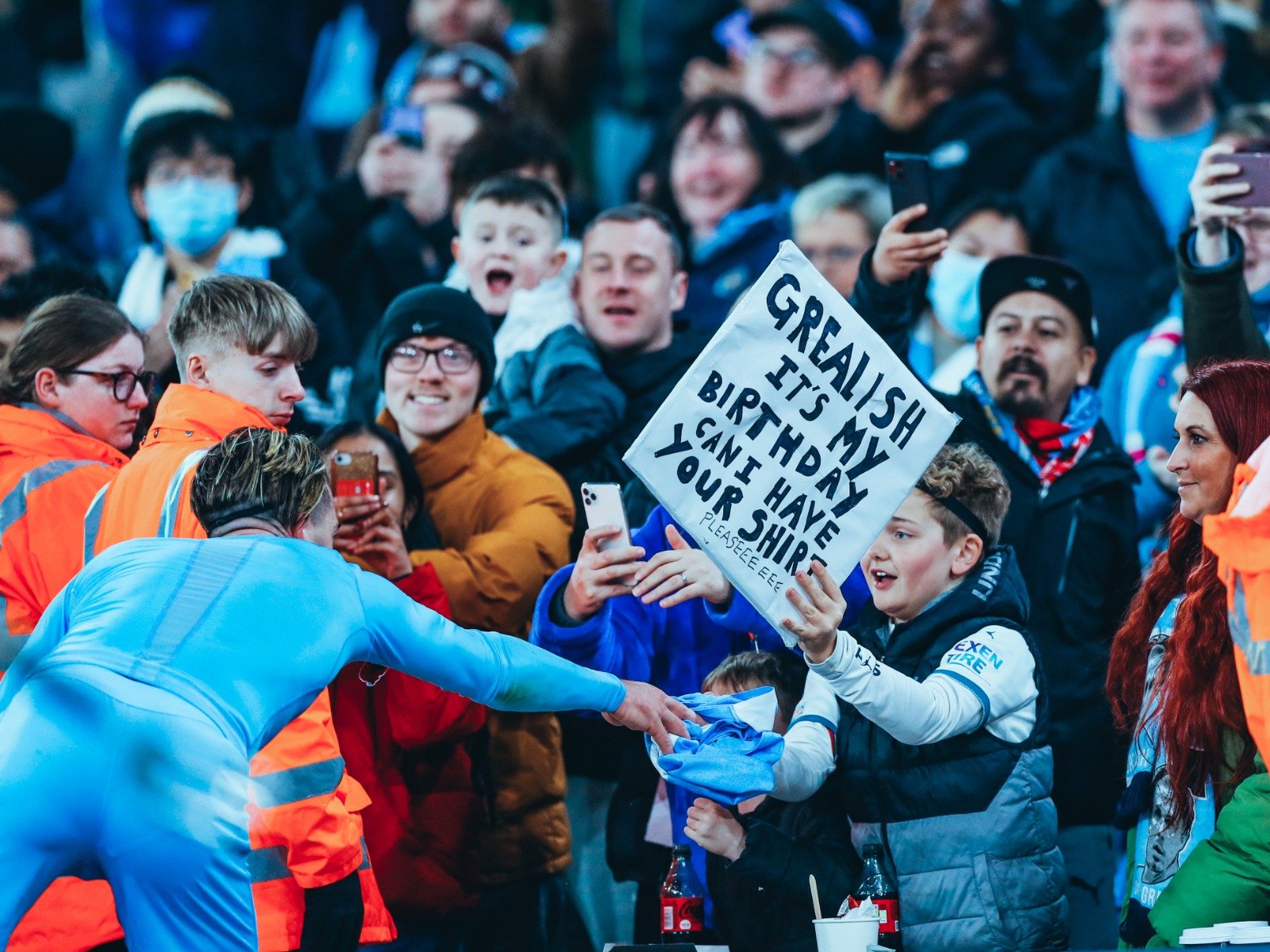 更加出人意 更加出人意